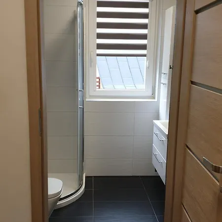 Mila アパート カルパッチ